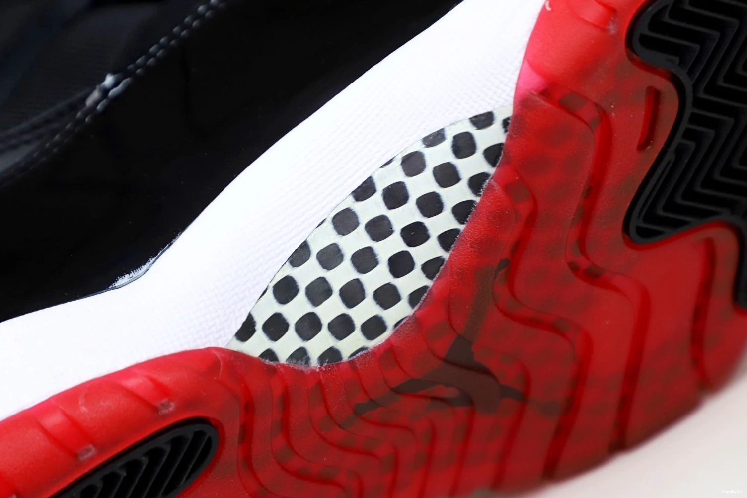 AIR 2019 RETRO JORDAN 'BRED' 11 1231